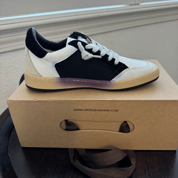 NEW Vintage Havana Gigi Leather Sneakers Tennis Shoes White/Black Star Size 7.5 - Picture 3 of 5